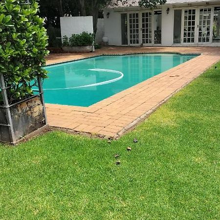 The Hertford Country Hotel Johannesburg Bagian luar foto