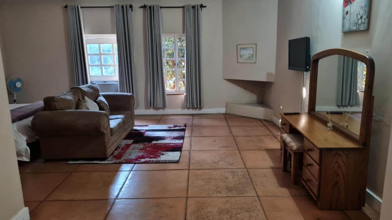 The Hertford Country Hotel Johannesburg Bagian luar foto