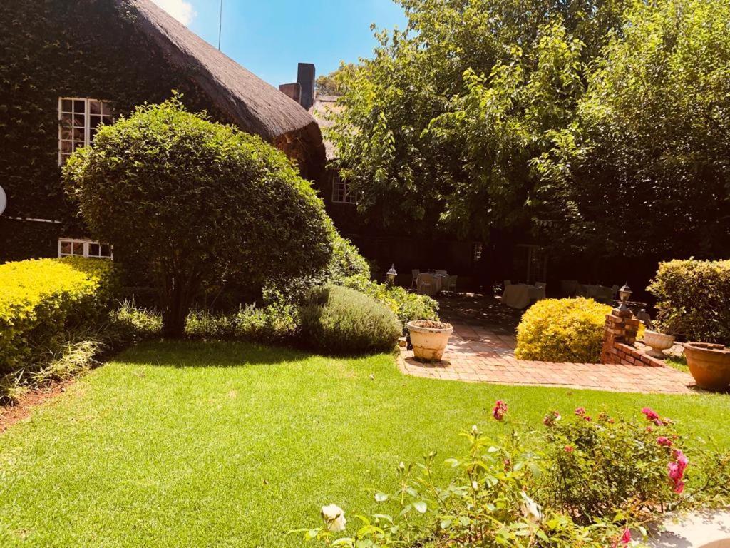 The Hertford Country Hotel Johannesburg Bagian luar foto