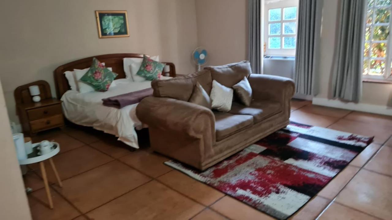 The Hertford Country Hotel Johannesburg Bagian luar foto