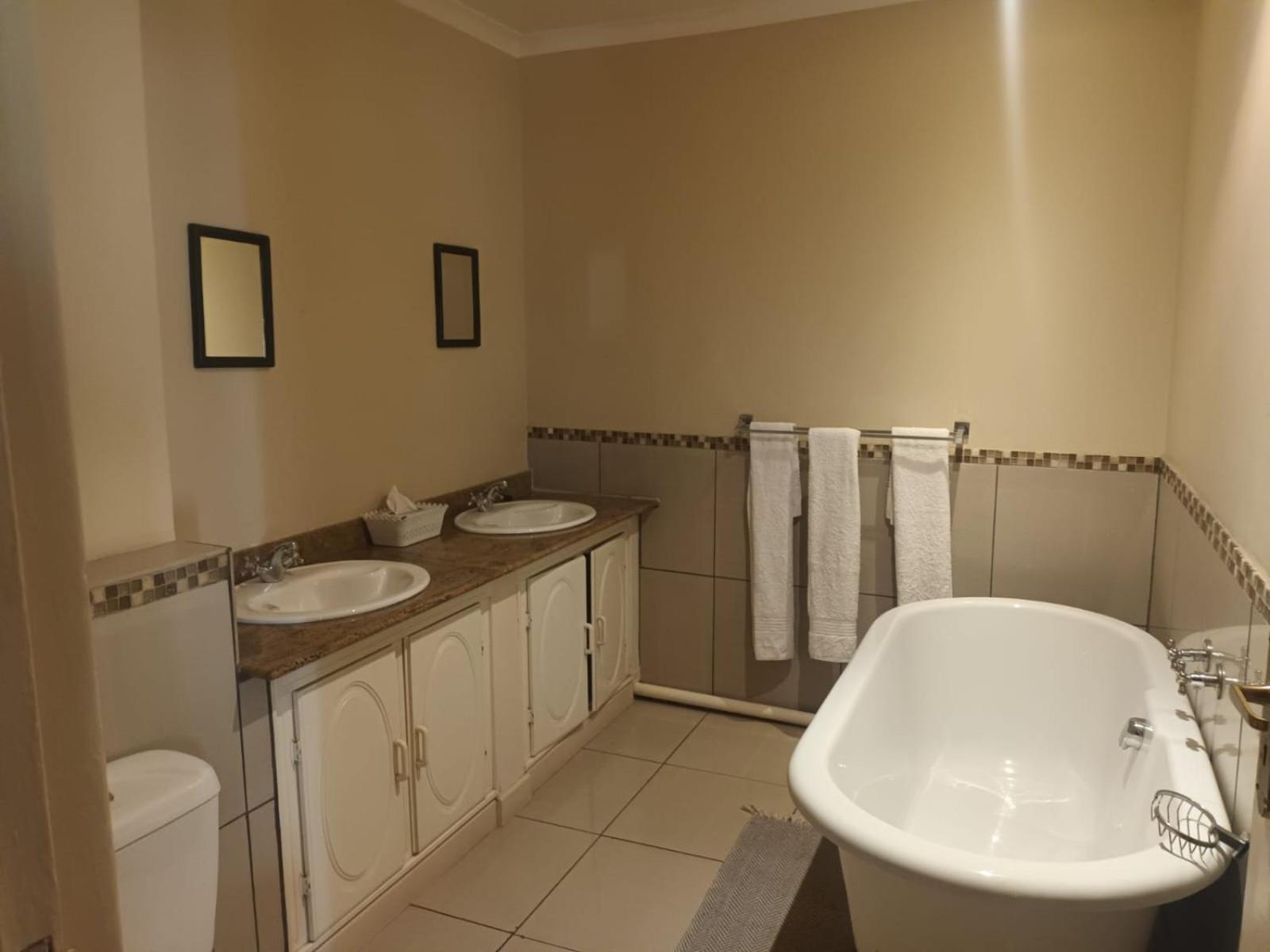 The Hertford Country Hotel Johannesburg Bagian luar foto